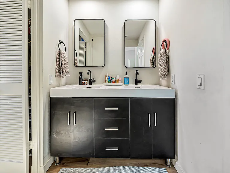 10231 Independence Ave — Photo 12