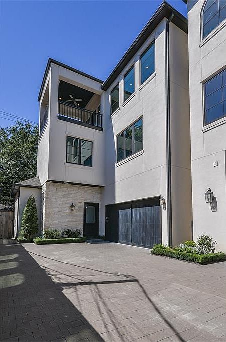 1st image of 2418 Potomac Dr Unit C