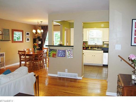 2nd image of 2544 Barrington Rd