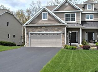 179 Fieldstone Dr, Schenectady, NY 12304