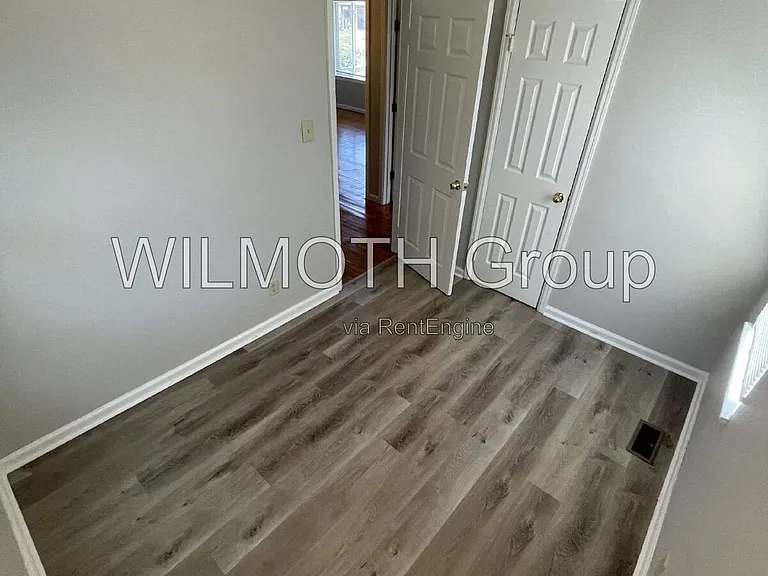 5819 Greenfield Ave — Photo 8