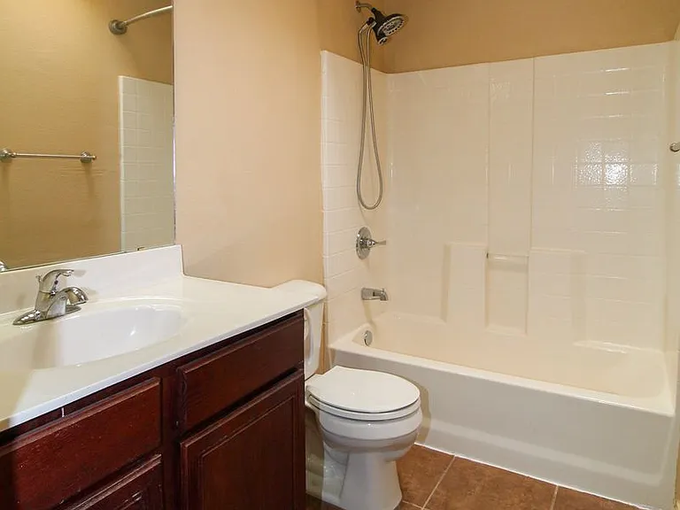 2210 Hannah Leigh St — Photo 8