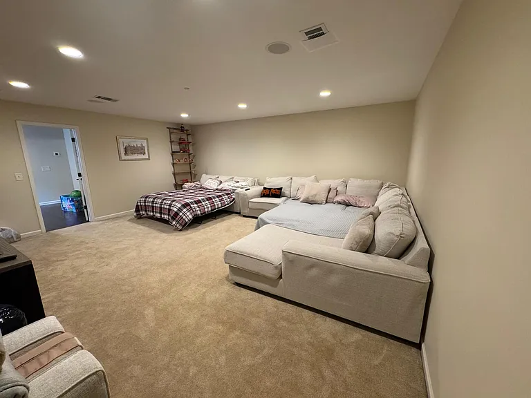 524 Fort Lee Ct — Photo 17