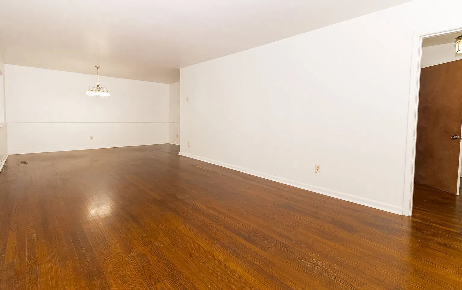 3 bed, 1.5 bath, 1456 sqft, $1,450 — Photo 2