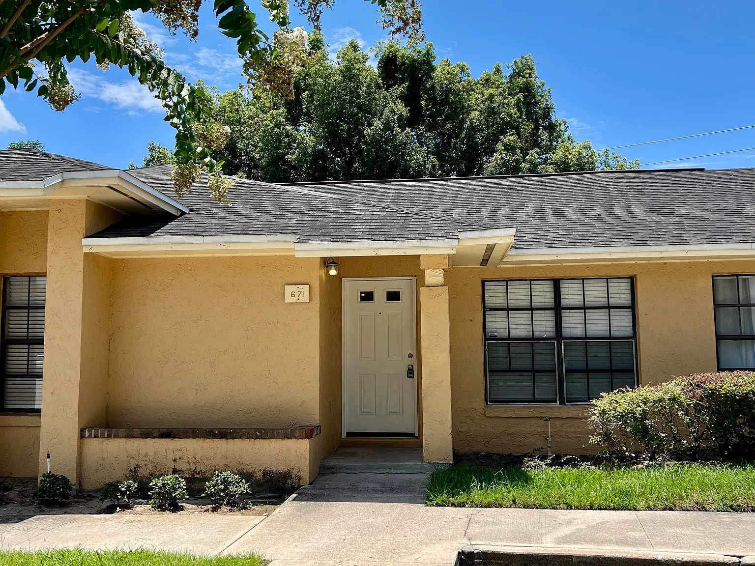 2 bed, 781 sqft, $1,700 — Photo 1