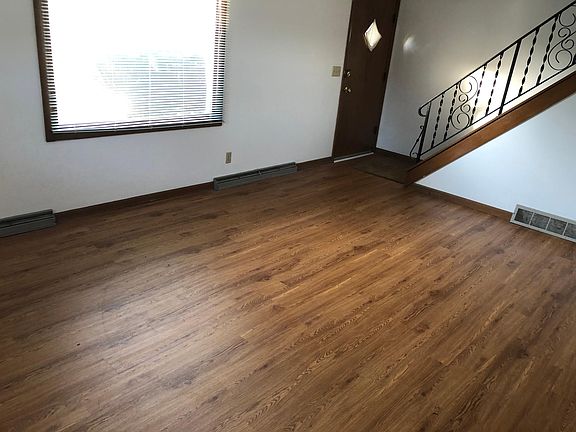 3rd image of 3815 Huffman Blvd