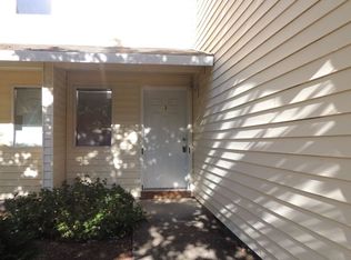19961 NE Halsey St #103, Portland, OR 97230