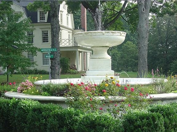 Ridgefield's Cass Gilbert Fountain