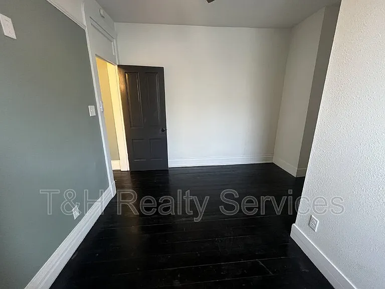 1146 Olive St — Photo 17