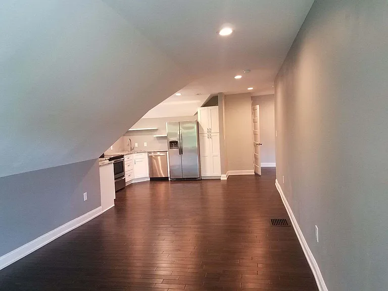 2374 Saint James Ave #3 — Photo 29