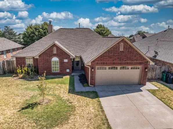 808 W Vickery Ave, Yukon, OK 73099
