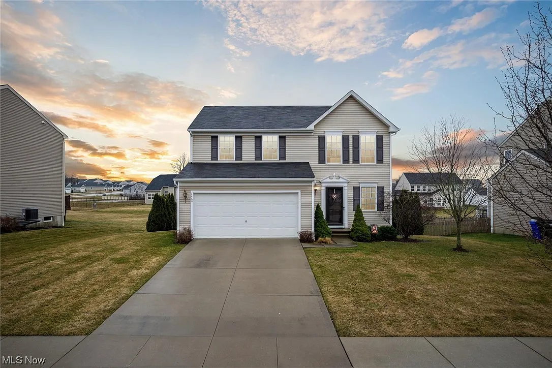 1460 Duncan Way photo 1