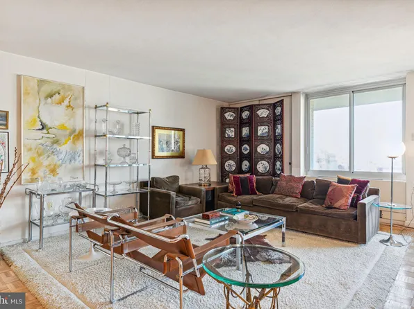 604 S Washington Sq APT 2316, Philadelphia, PA 19106