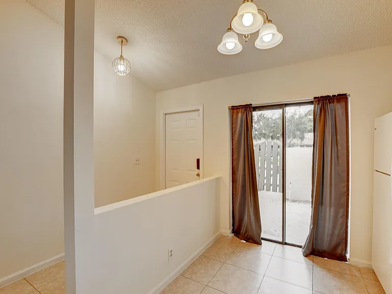 499 Hardwood Pl #H-29 — Photo 6