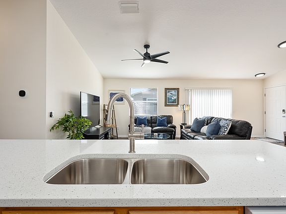 5th image of 1391 Bunker Ln