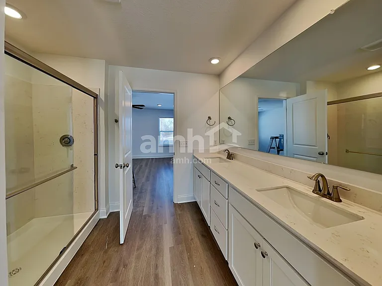 1076 Broyles Xing — Photo 9
