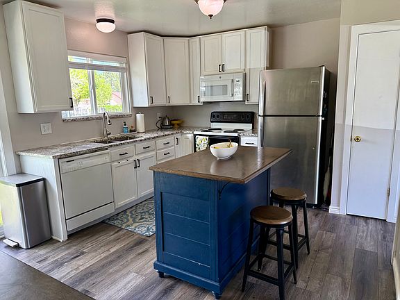 3rd image of 4920 W Gaskill Way