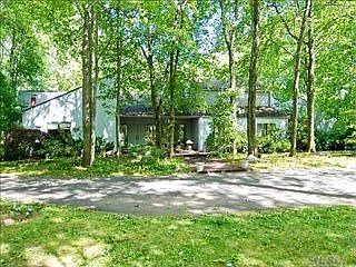 2nd image of 2 Harriman Dr