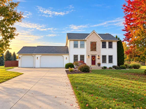 47679 Woodfield Cir, Mattawan, MI 49071
