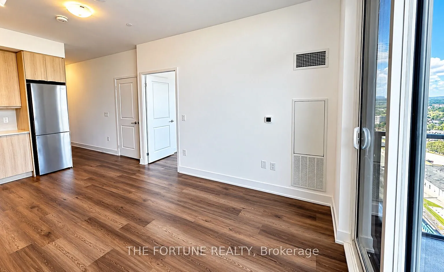 The Millhouse Condos — Photo 3