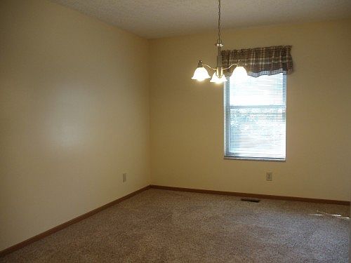 5th image of 2694 Hardwood Ave