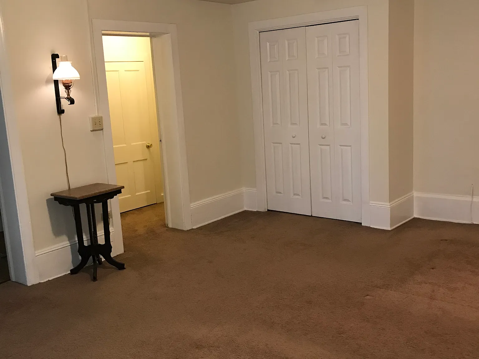 Studio, $1,000 — Photo 2