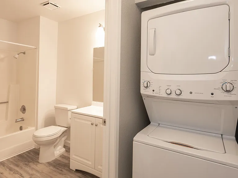 Washer/Dryer/ Bathroom