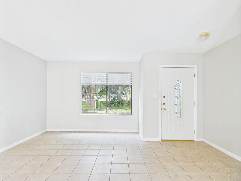 9520 Quail Village Ln — Photo 5