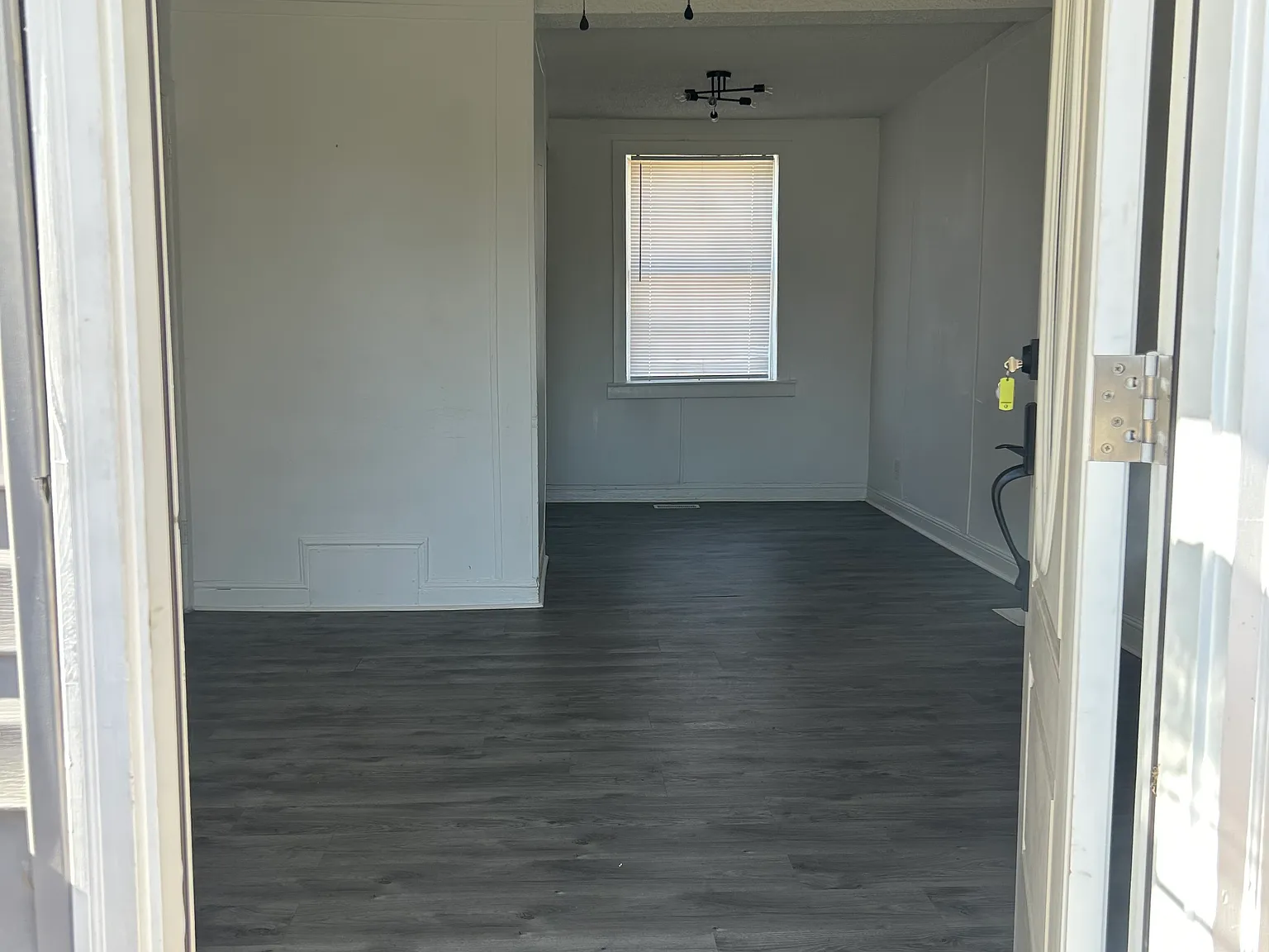 2 bed, 744 sqft, $1,000 — Photo 2