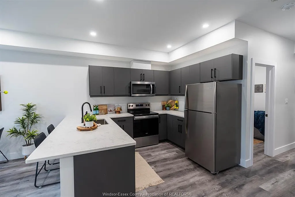 3 bed, $2,250 — Photo 4