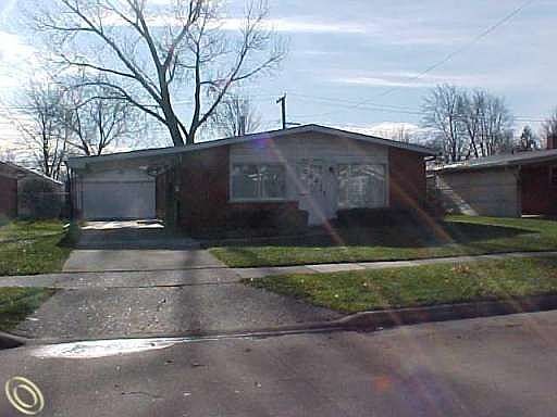 1st image of 1614 Moulin Ave