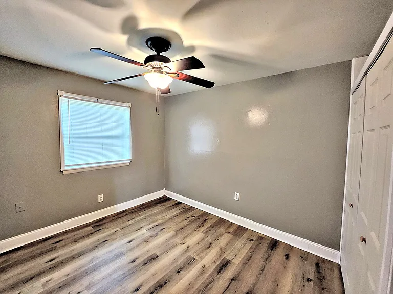1504 Oakwood Ave NE — Photo 14