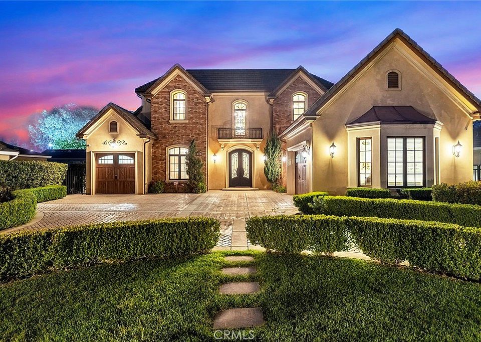 1st image of 33 E Las Flores Ave
