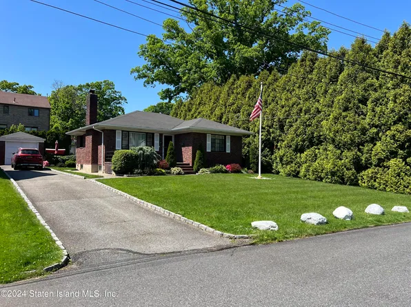 31 Tarring St, Staten Island, NY 10306