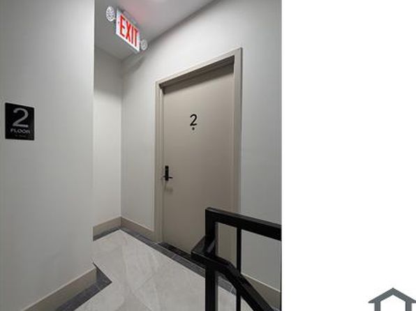 286 Hawthorne Ave Floor 2