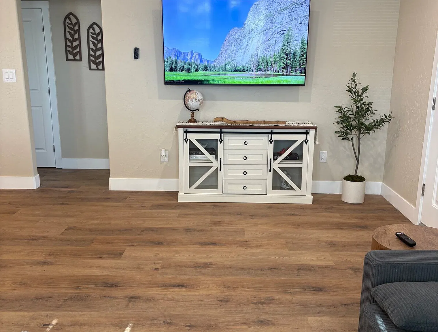 3 bed, 1.0 bath, $5,134 — Photo 3