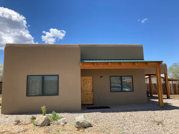 323 Espinoza Rd, Ranchos De Taos, NM 87557