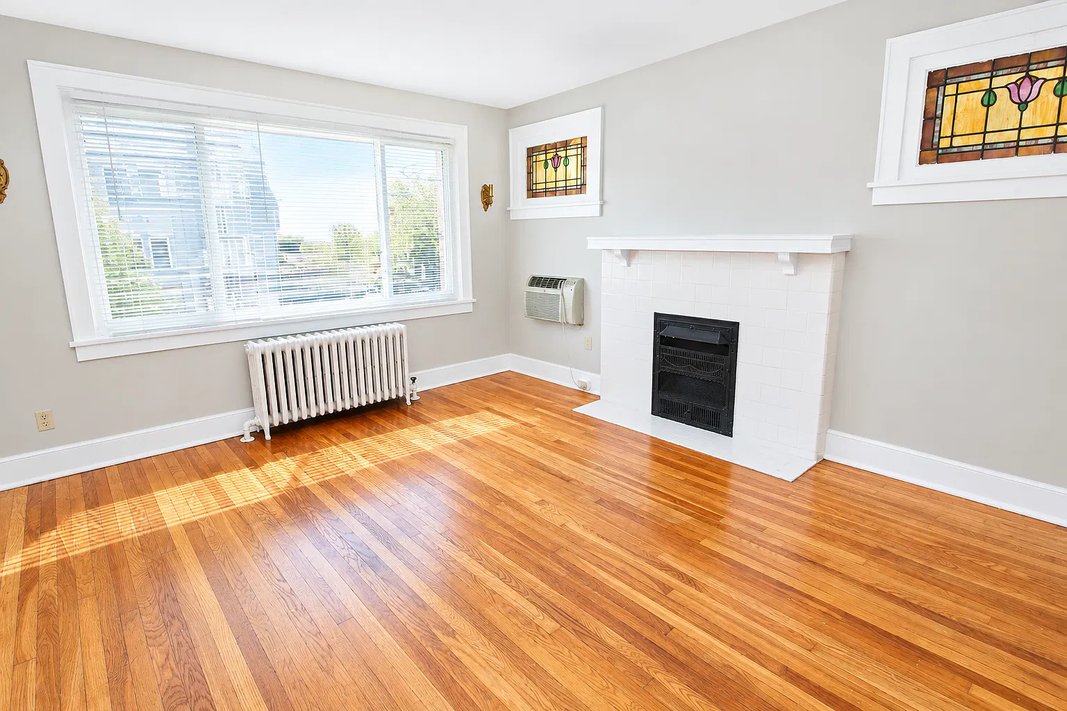 1 bed, 700 sqft, $999 — Photo 1