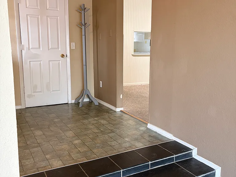 1485 Crest Way #1 — Photo 10