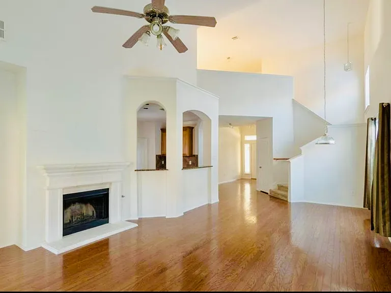 9717 Hedge Bell Dr — Photo 4