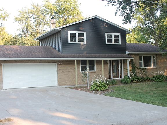 3rd image of 108 Circle Dr