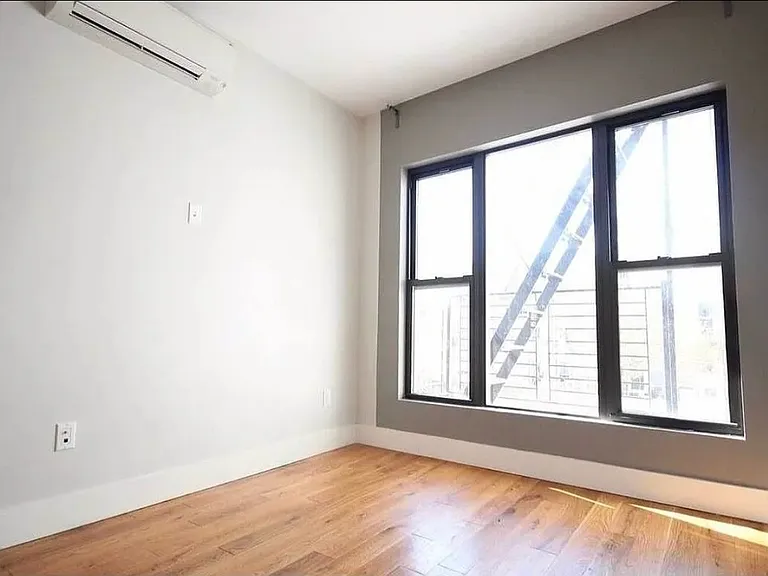 226 Pulaski St #7 — Photo 4