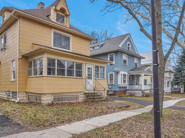 19 Lakeview Ter, Rochester, NY 14613