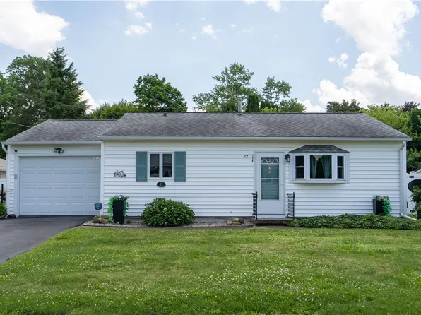 32 Twin Dr, Dansville, NY 14437