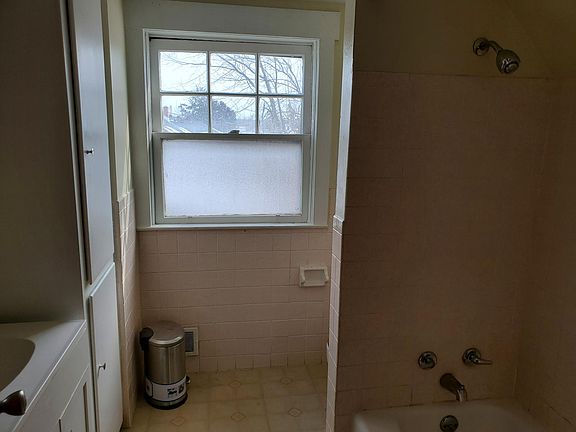 2nd image of 420 Brandt St
