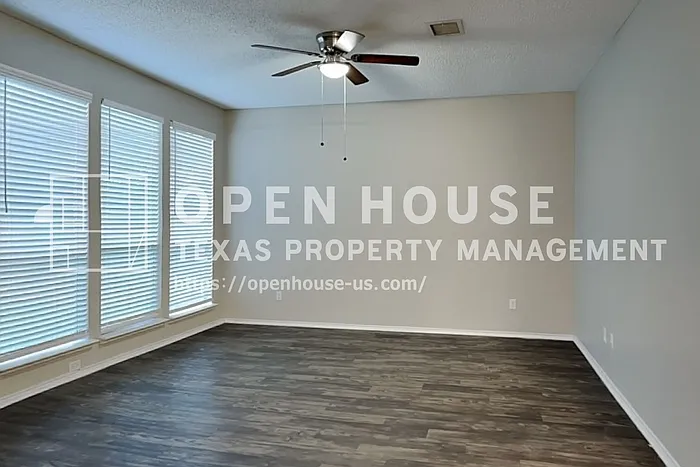 4 bed, 2.5 bath, 2285 sqft, $2,350 — Photo 4
