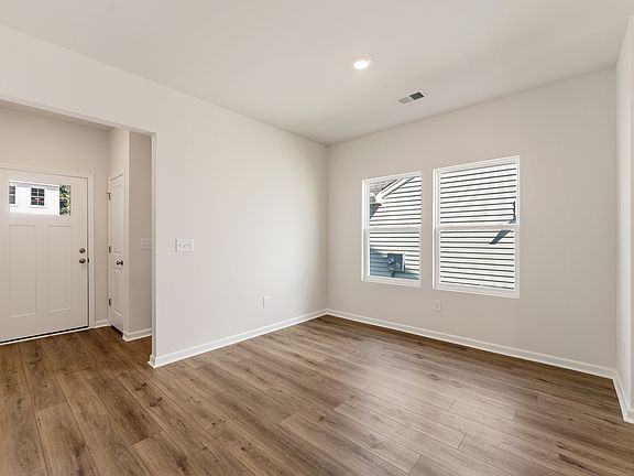 4th image of 12174 Lansbury Dr