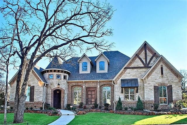 1st image of 2624 Lake Shore Dr