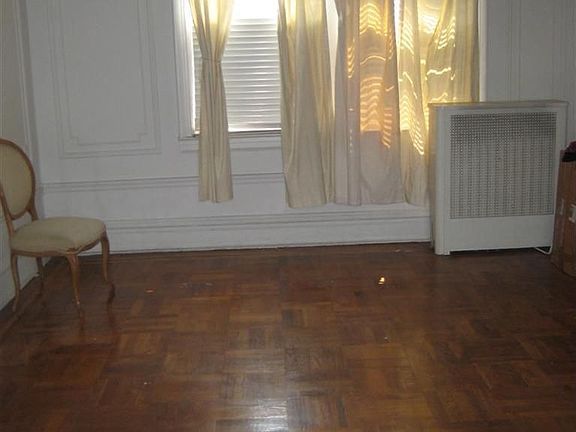 3rd image of 3412 Giles Pl