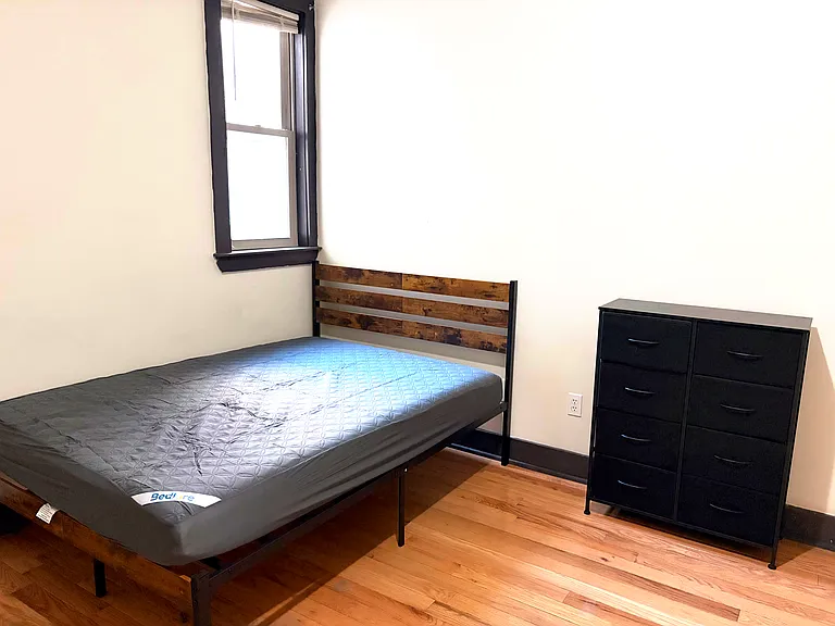 1819 W Berks St #2 — Photo 5